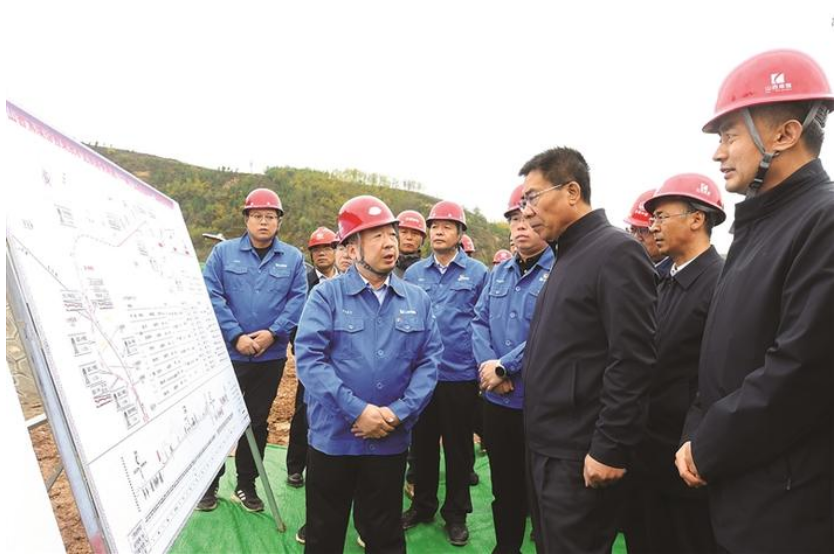 孙大军在柳林县调研推进重点项目和乡村旅游重点村建设